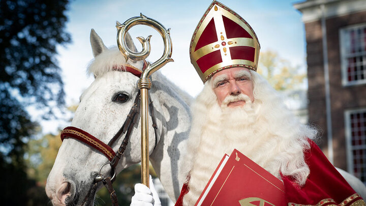 Sinterklaas komt naar het Manjefiek Kindcentrum